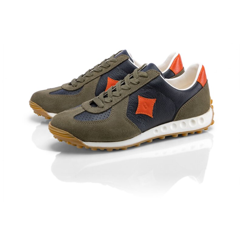 GA-TRAINER OUTDOOR BLK/OLV/ORG