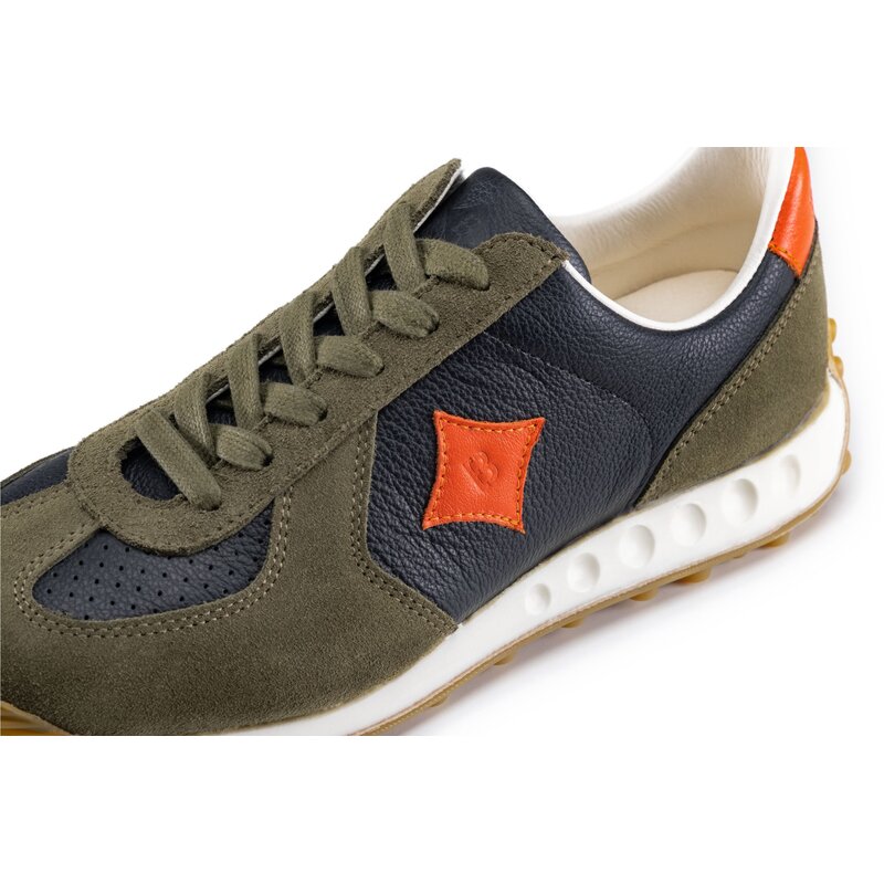 GA-TRAINER OUTDOOR BLK/OLV/ORG